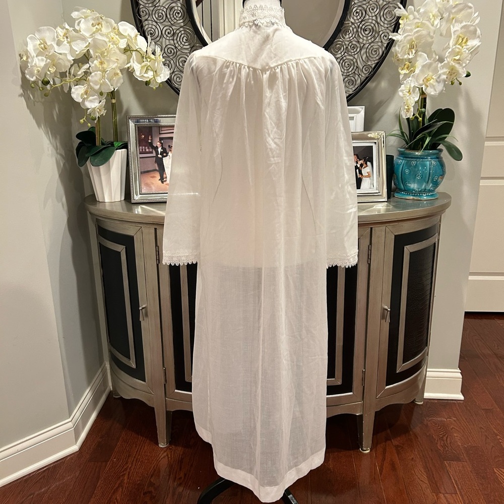 Vintage 80's Christian Dior White Lace-Trim Lingerie dress . - Picture 10 of 10